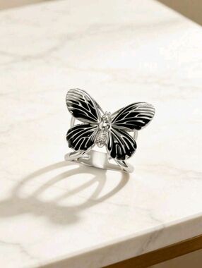🆕️🦋 BLACK & SILVER BUTTERFLY SCARF CLIP ASSESSORY🦋